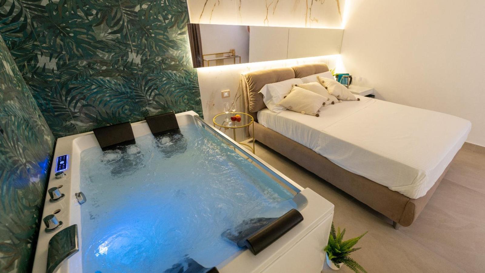 Mazzini Luxury Jacuzzy Suite CTA Exterior foto